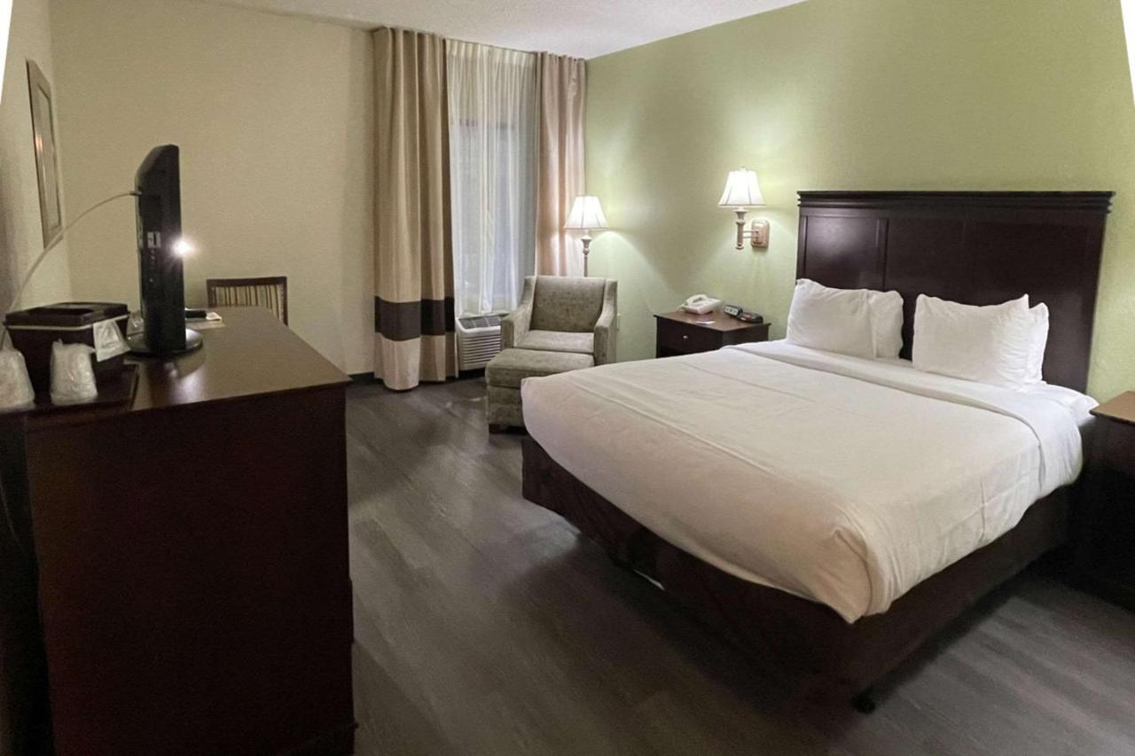 Comfort Inn Pinehurst - Southern Pines Екстер'єр фото