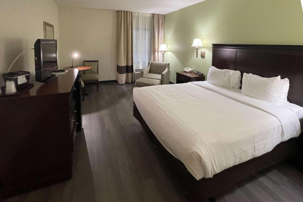Comfort Inn Pinehurst - Southern Pines Екстер'єр фото